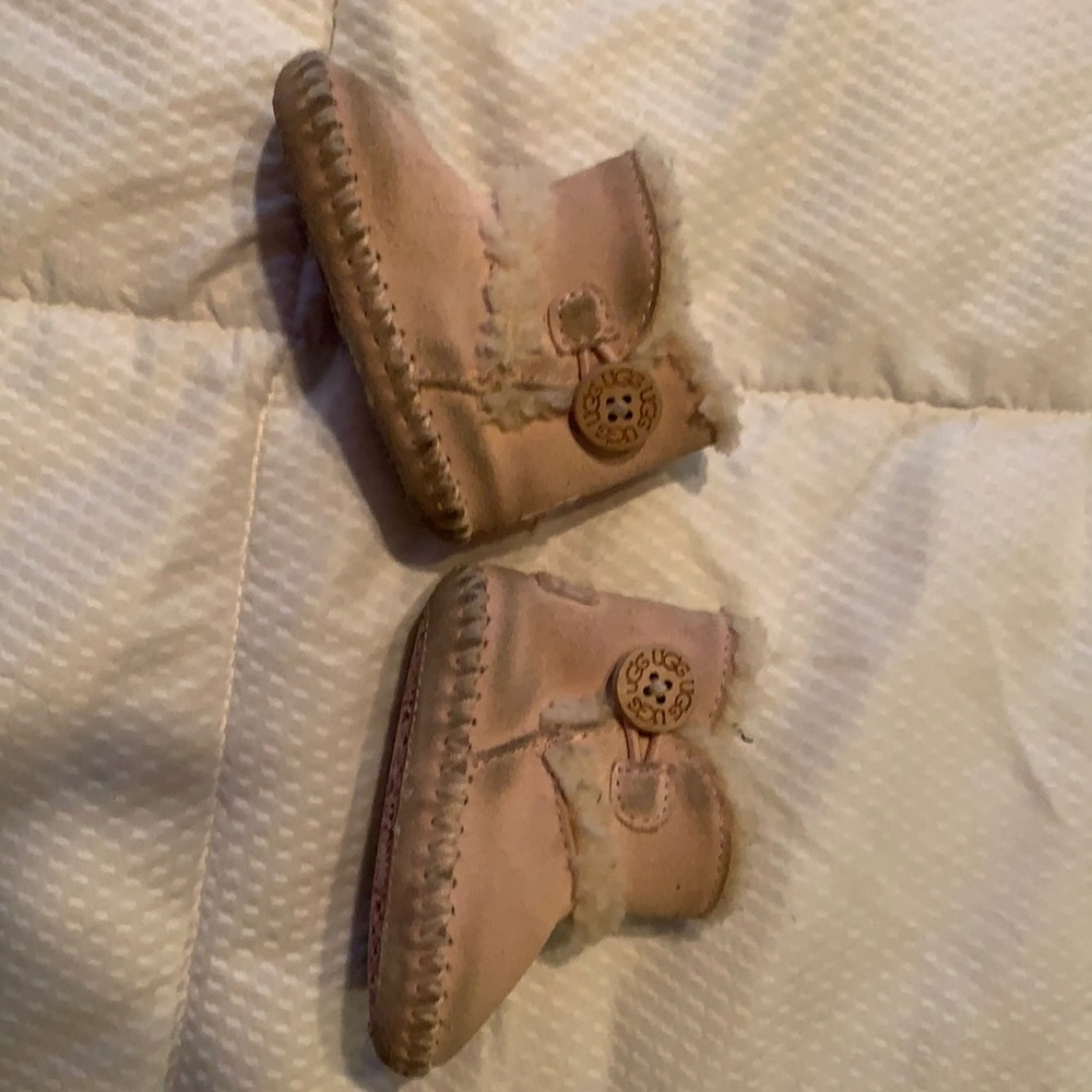Little pink baby uggs